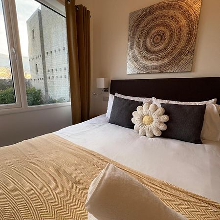 Mandela House Apartments เคิร์กคาลดี ภายนอก รูปภาพ